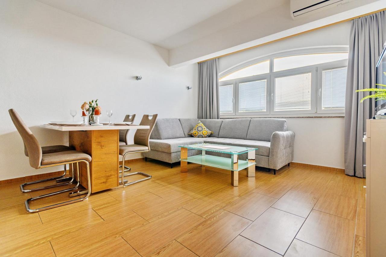 Comfort Apartments In Peaceful Area Zadar - With Garden المظهر الخارجي الصورة