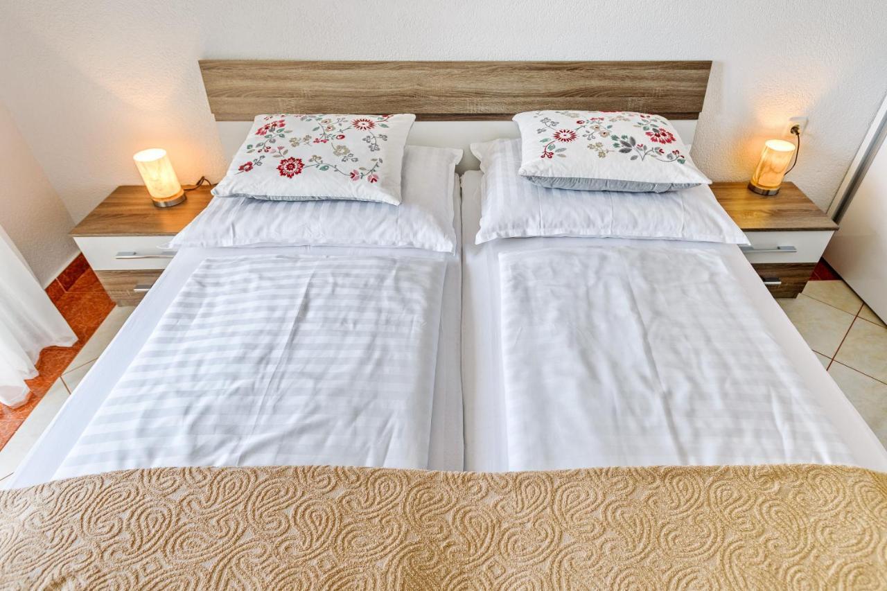 Comfort Apartments In Peaceful Area Zadar - With Garden المظهر الخارجي الصورة