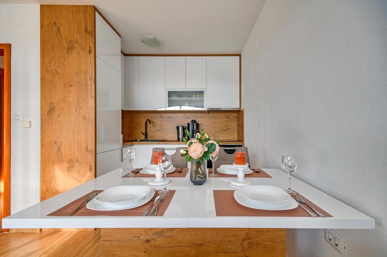 Comfort Apartments In Peaceful Area Zadar - With Garden المظهر الخارجي الصورة