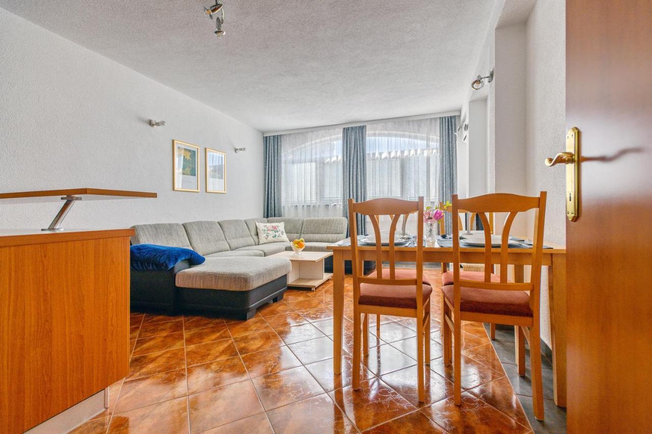 Comfort Apartments In Peaceful Area Zadar - With Garden المظهر الخارجي الصورة