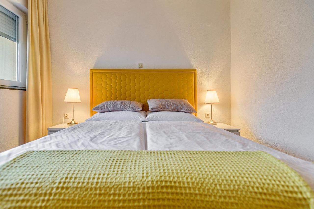 Comfort Apartments In Peaceful Area Zadar - With Garden المظهر الخارجي الصورة