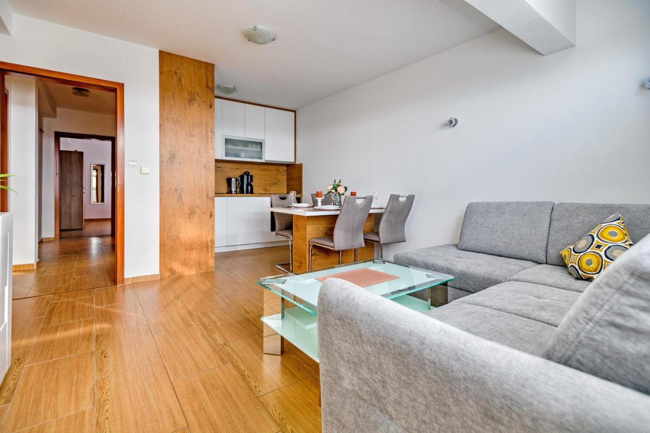 Comfort Apartments In Peaceful Area Zadar - With Garden المظهر الخارجي الصورة