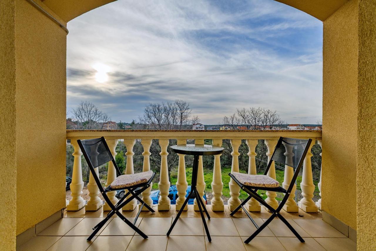 Comfort Apartments In Peaceful Area Zadar - With Garden المظهر الخارجي الصورة