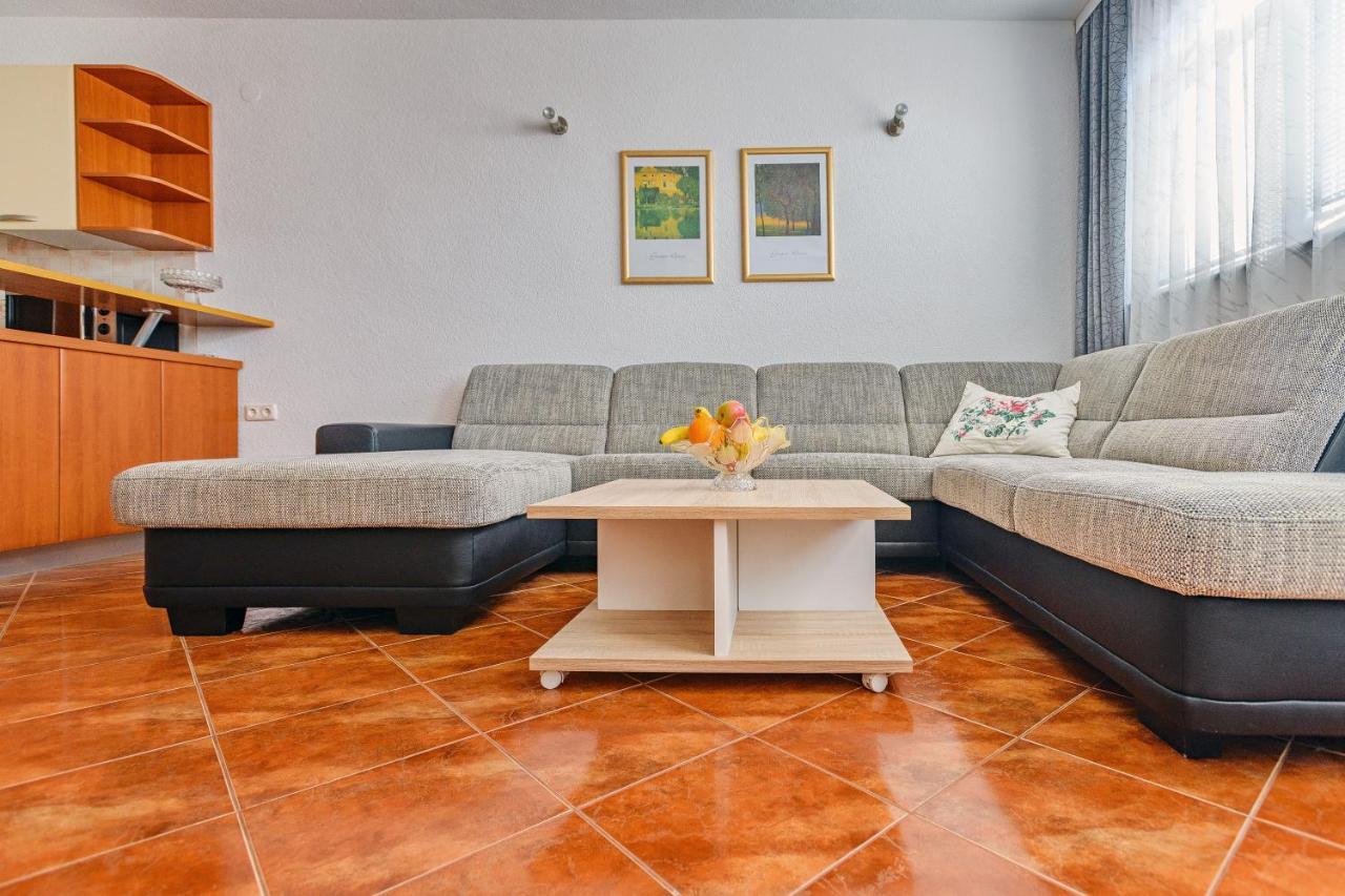 Comfort Apartments In Peaceful Area Zadar - With Garden المظهر الخارجي الصورة