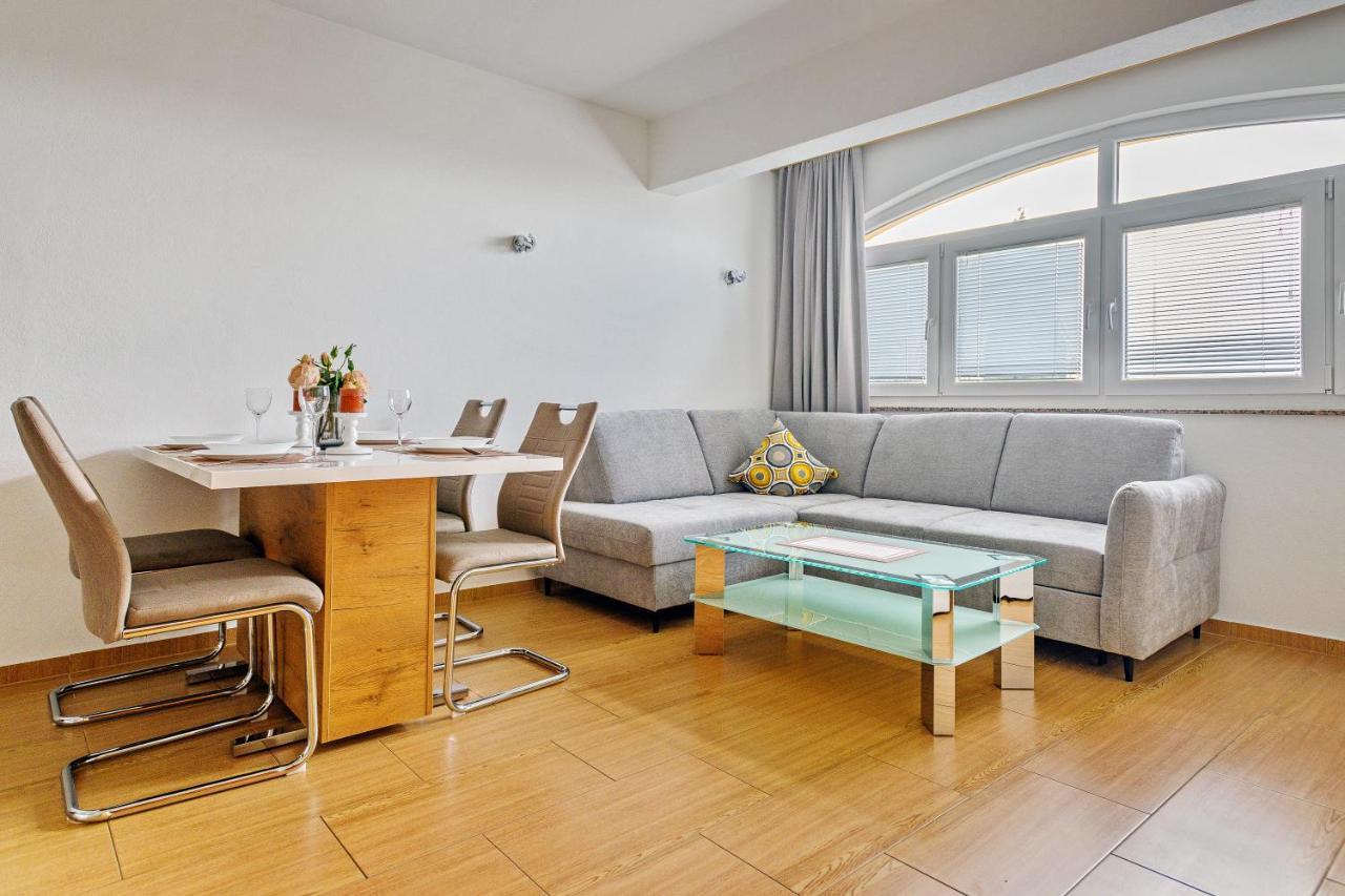 Comfort Apartments In Peaceful Area Zadar - With Garden المظهر الخارجي الصورة